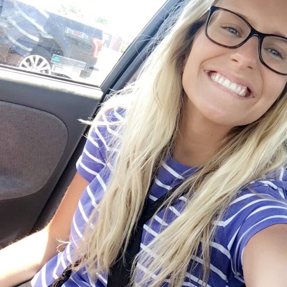 Meet your Posher, Ally - Picture 2 of 5