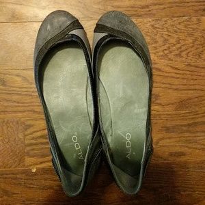 Trendy black/gray flats