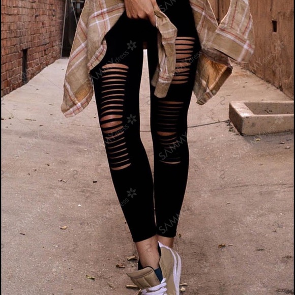 Black Distressed Leggings🖤 - Picture 3 of 7