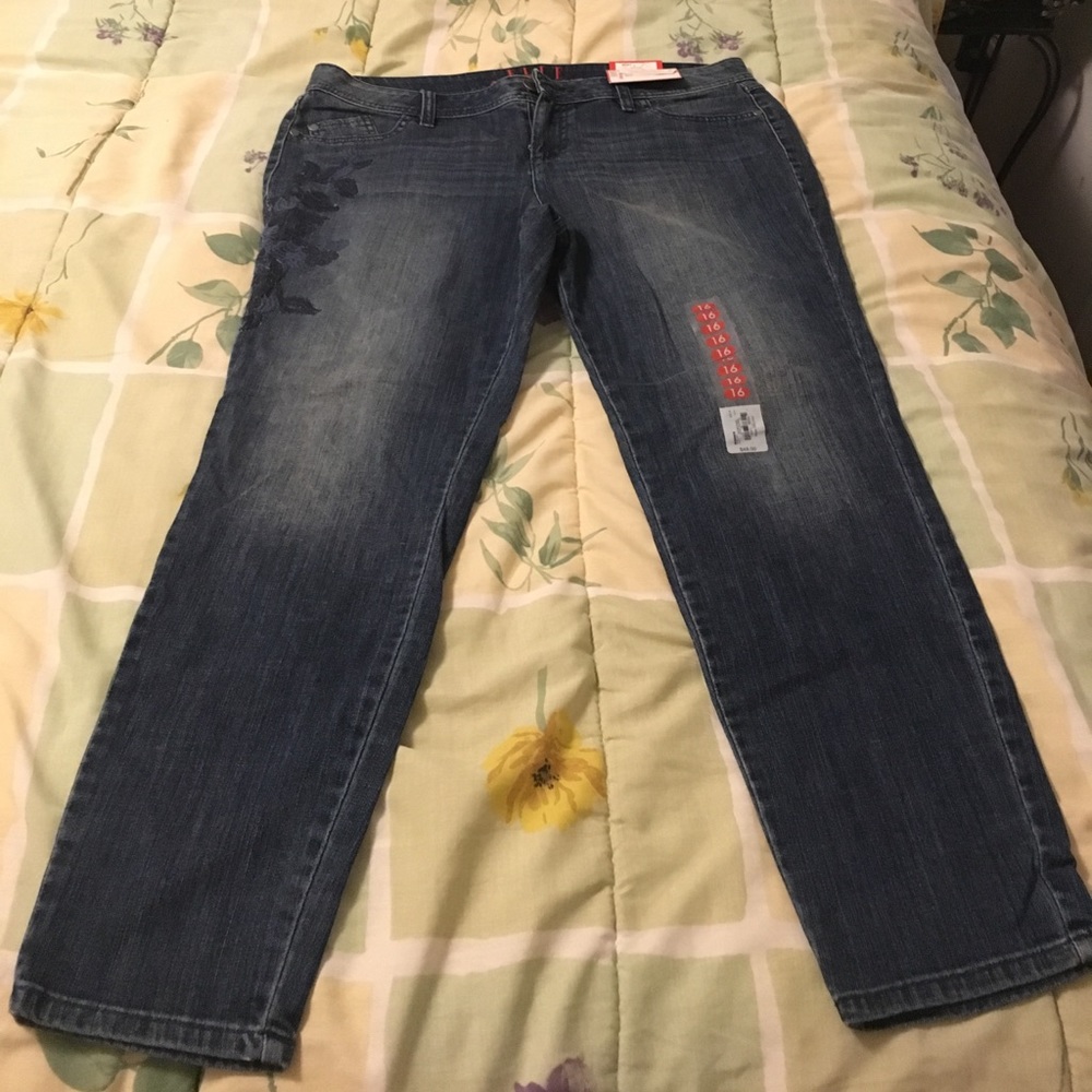 New with tags skinny ankle jeans