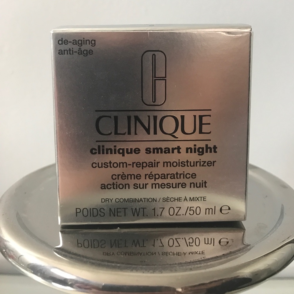 Clinique smart night custom-repair moisturizer 2
