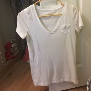 White v-neck t shirt