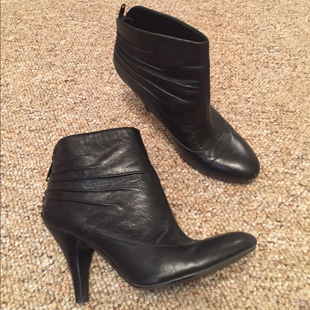 Black Nine West 1 1/2 inch heel booties