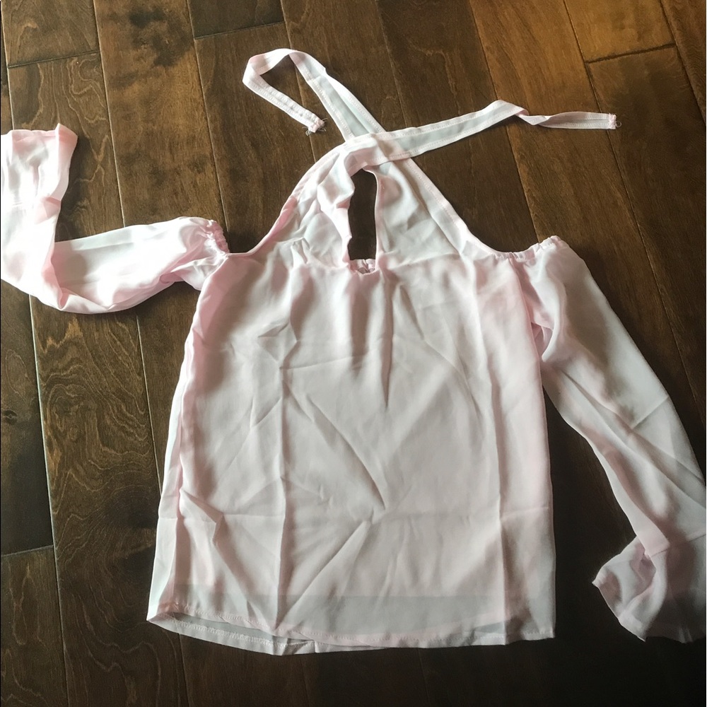 🦋 Pink Sheer Cold Shoulder Top Size small - Picture 3 of 6