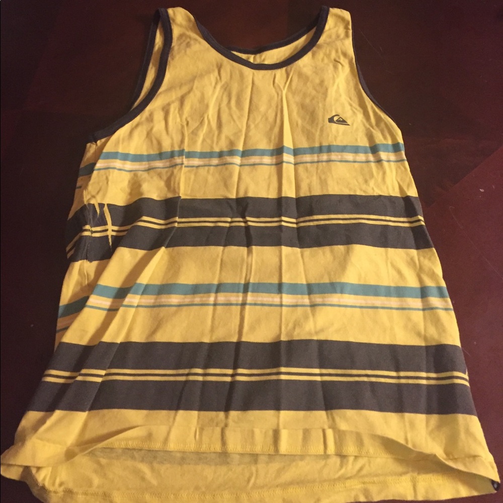 NEVER WORN QUICKSILVER SIZE M