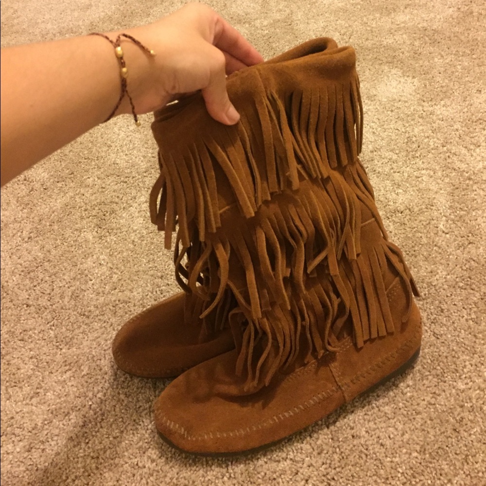 Mid calf fringe moccasin boots!