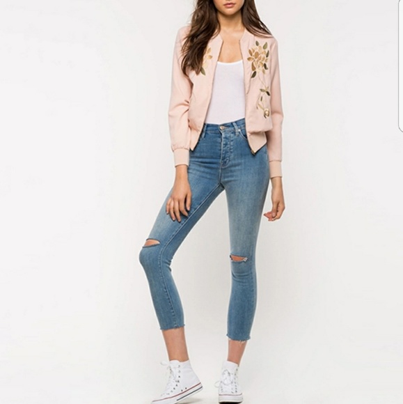 🌸Floral embroidered bomber jacket - Picture 2 of 8