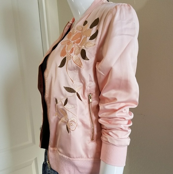 🌸Floral embroidered bomber jacket - Picture 7 of 8