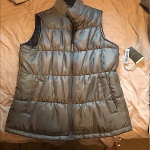 New with tags medium light vest