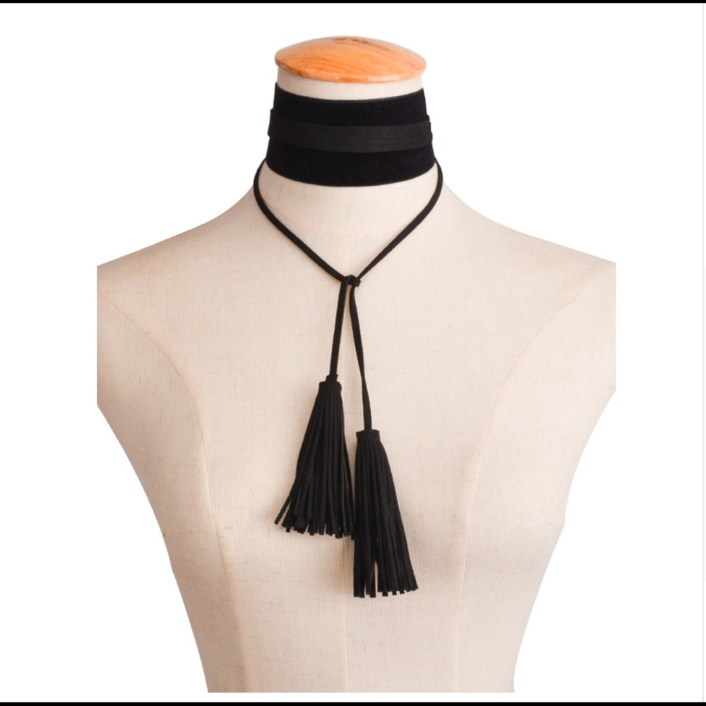 Choker necklace