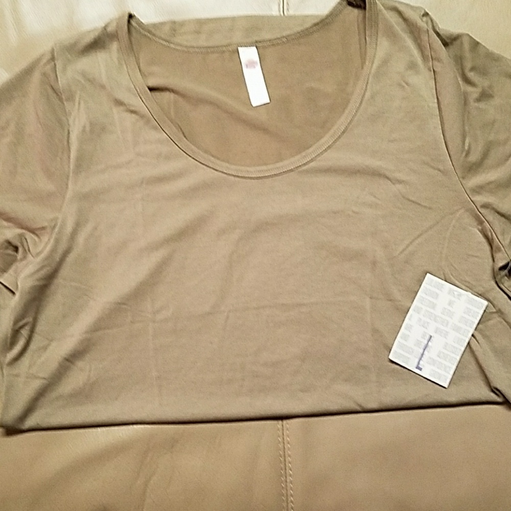 Lularoe  Classic T - BNWT
