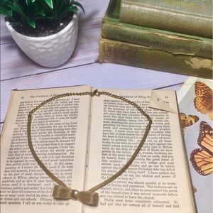💛Vintage 16" gold bow tie necklace 💛