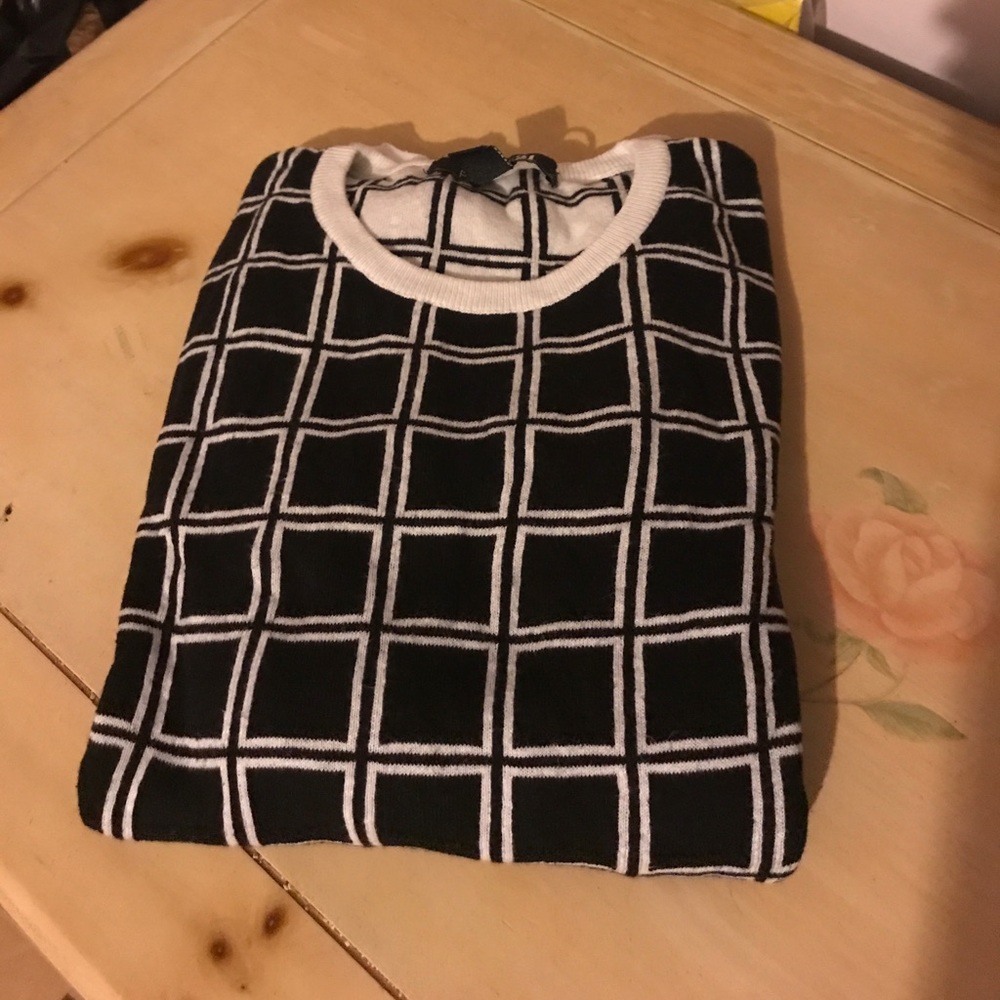 Forever 21 grid sweater large