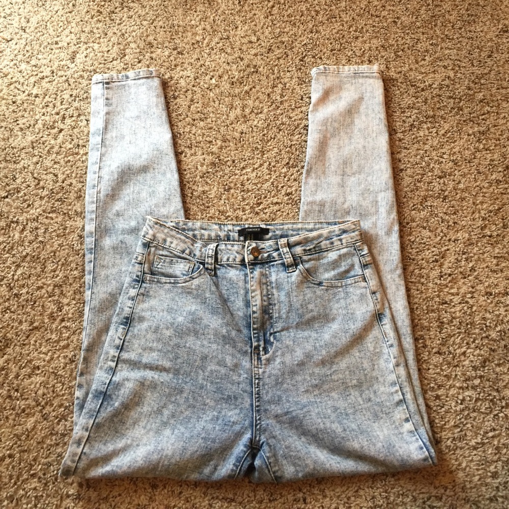 Acid wash jeans
