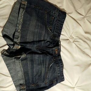 Shorts size 9 (fits like juniors 6)