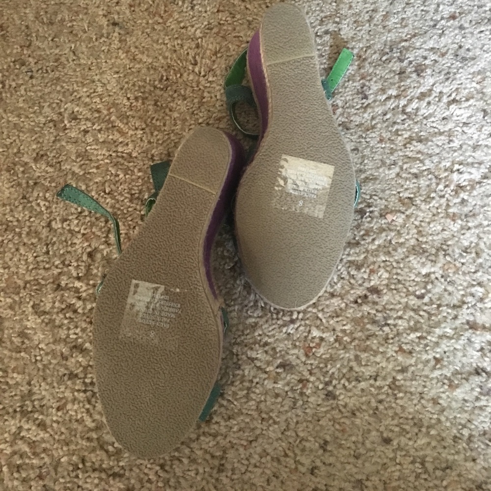 Shoes - Picture 3 of 3