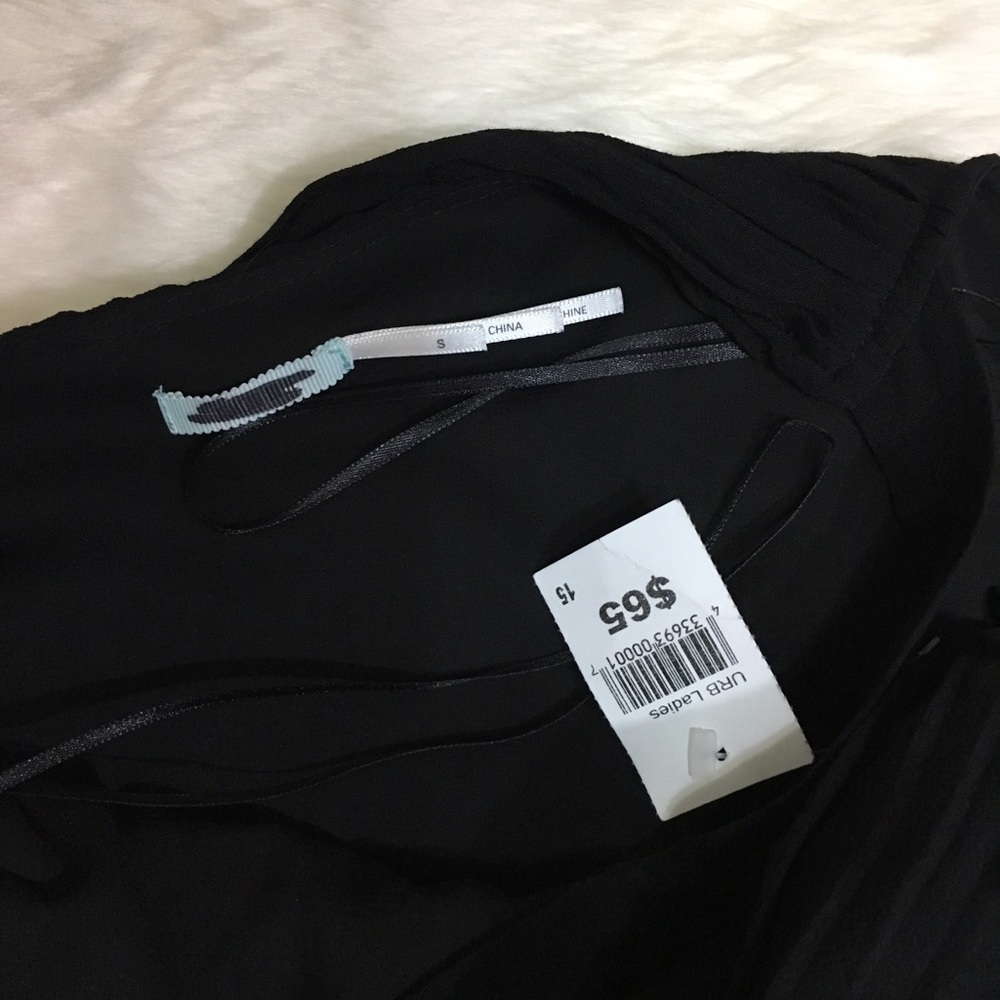 UO Crinkle One- Shoulder Mini Black Dress Kimchi - Picture 6 of 7