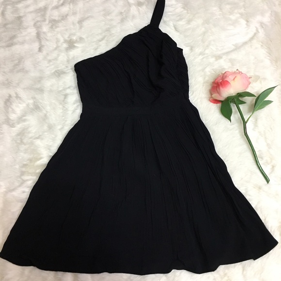 UO Crinkle One- Shoulder Mini Black Dress Kimchi - Picture 4 of 7