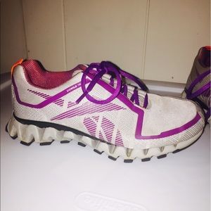 • reebok • Zigwild Tennis Shoes