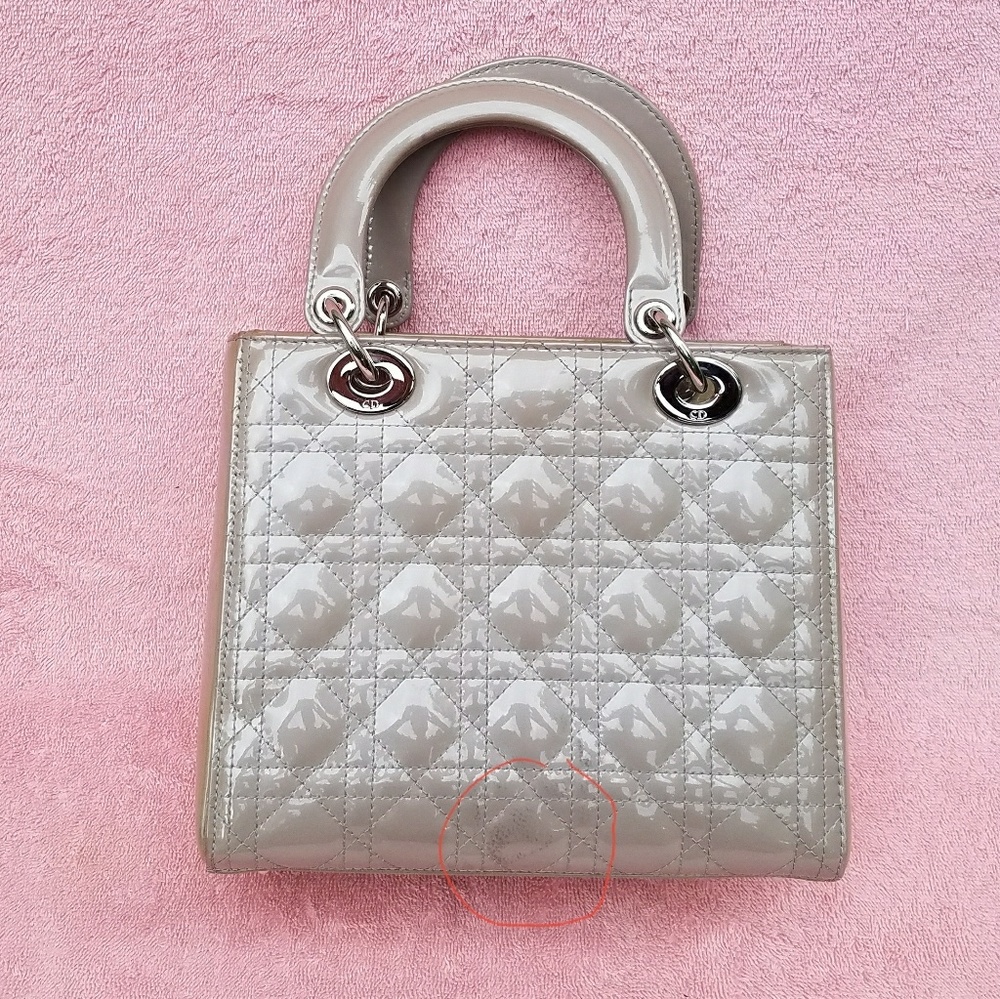Lady dior grey and beige Medium patent leather. - Picture 2 of 7