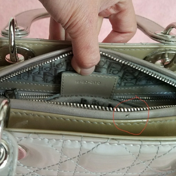 Lady dior grey and beige Medium patent leather. - Picture 4 of 7