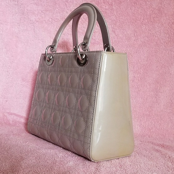 Lady dior grey and beige Medium patent leather. - Picture 7 of 7
