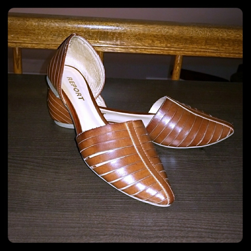 Report Leather Point Toe Flats