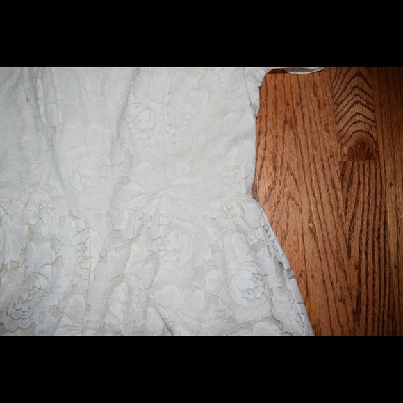 White Floral Blouse - Picture 2 of 4