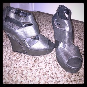 Gianni Bini Wedges!