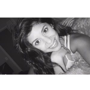 Meet your Posher, Esmeralda