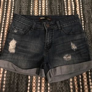 Distressed shortie!