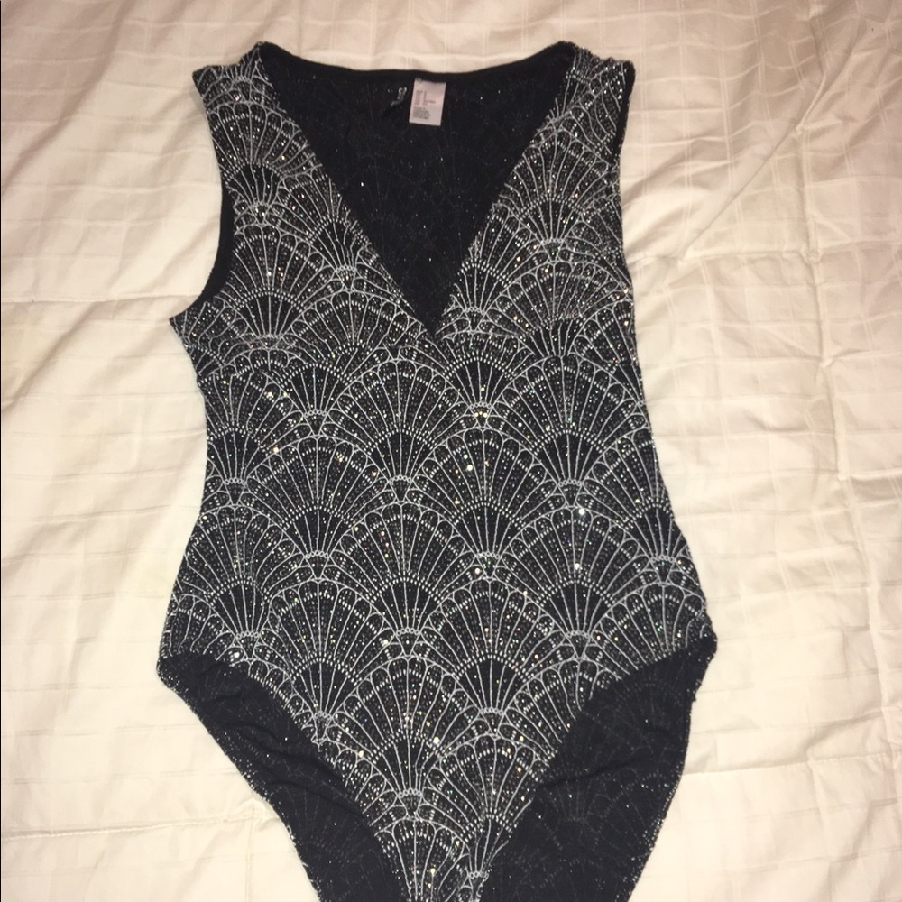DIVIDED SPARKLY BODY SUIT