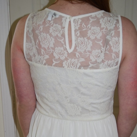 White floral dress - Picture 3 of 3