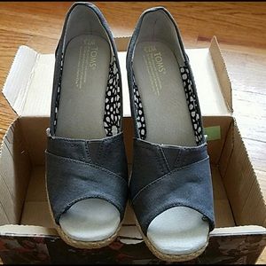 NWT TOMS
