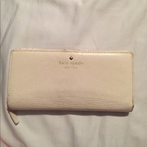 Kate Spade Off White Wallet