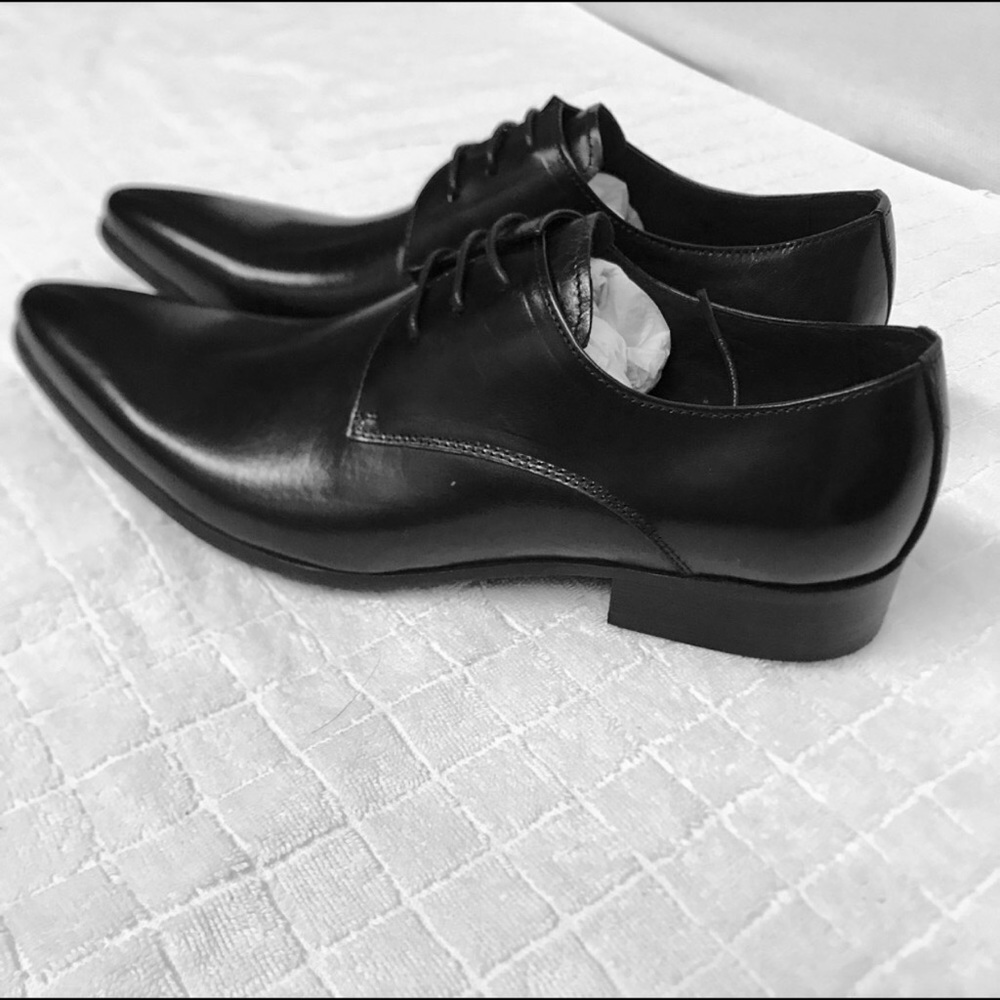 NWOT Men's shoes