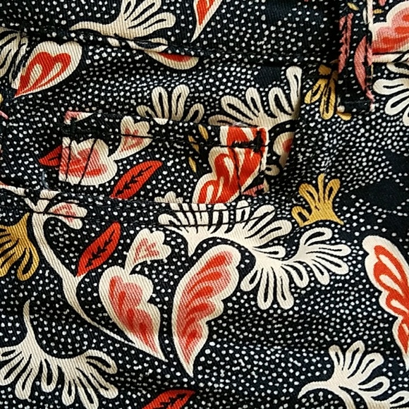 Shorts - Picture 3 of 3