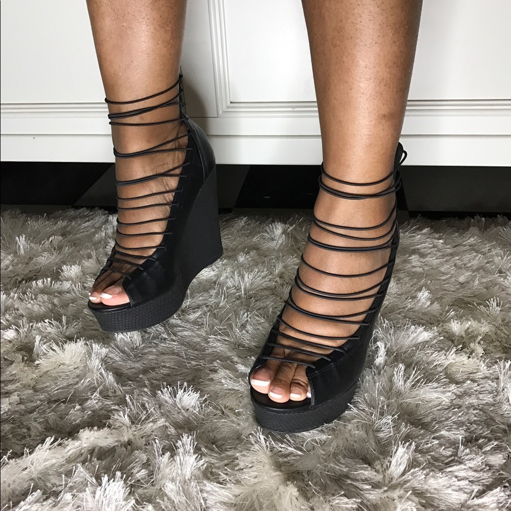 Black Wedges