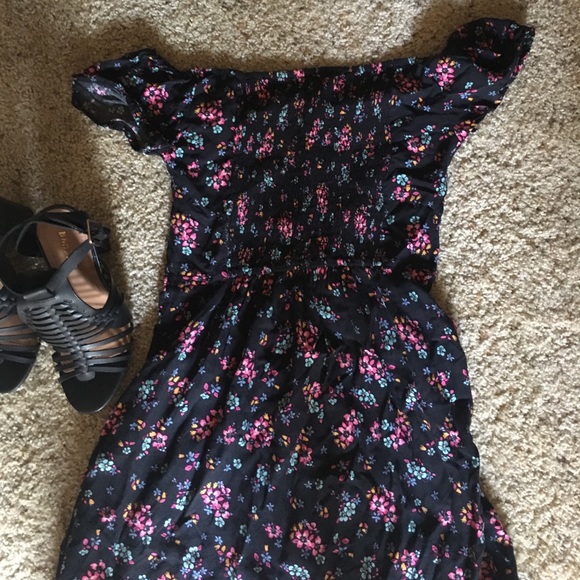 Dress - Picture 3 of 3