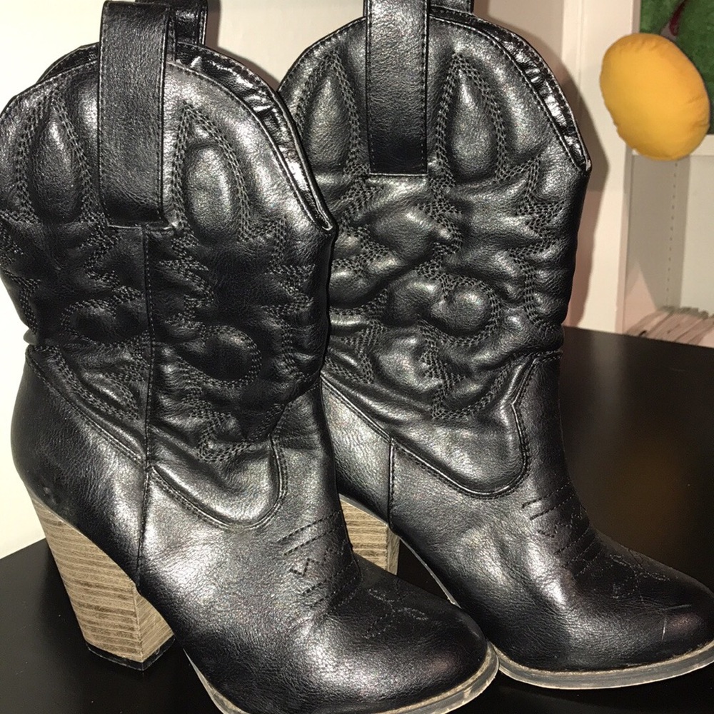 Black cowboy boots