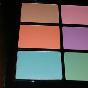 BNIB LE MAC x Mia Moretti Who's the DJ? Lip Palett