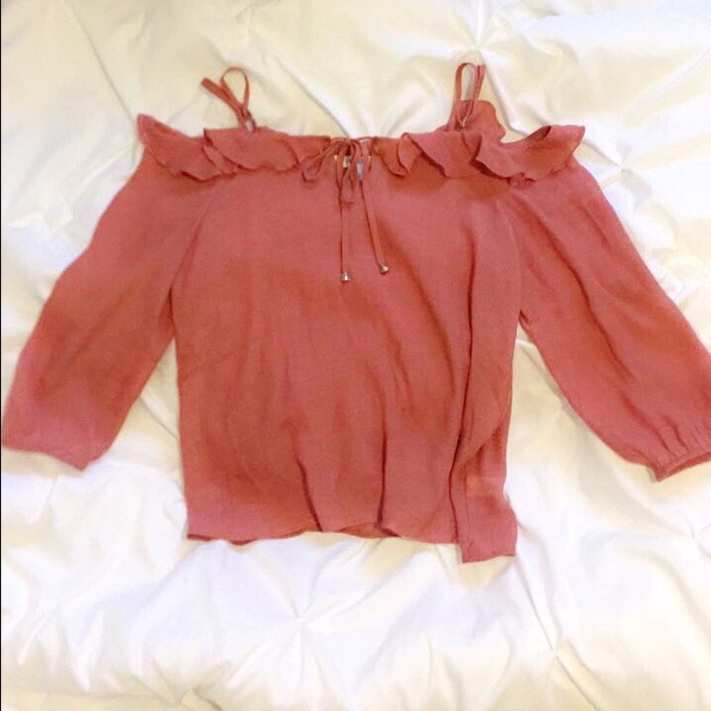 Cute off shoulder top.