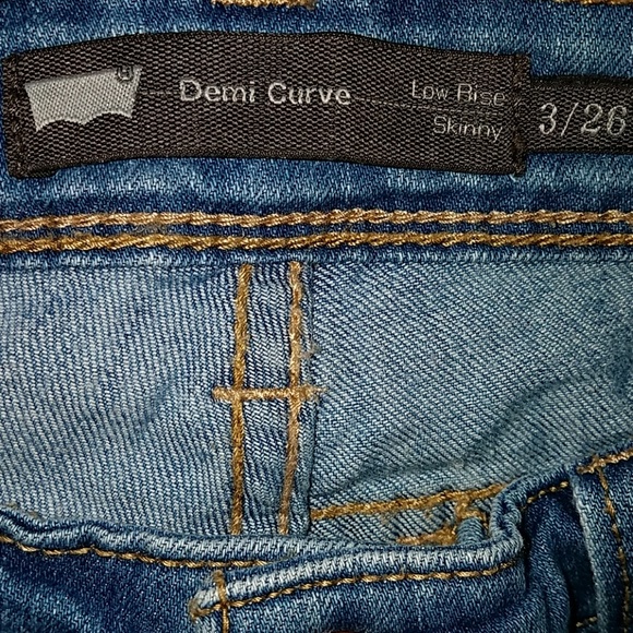 Jeans - Picture 1 of 3