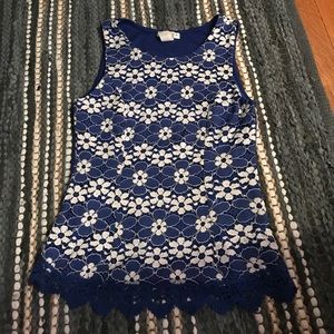 Fit & flare blue flower top!