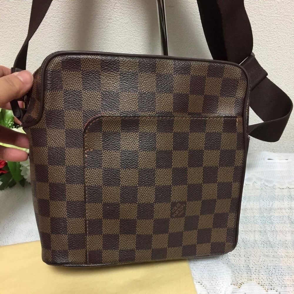 🌹SOLD🌹Auth Louis  Vuitton DE Olav PM Sling bag
