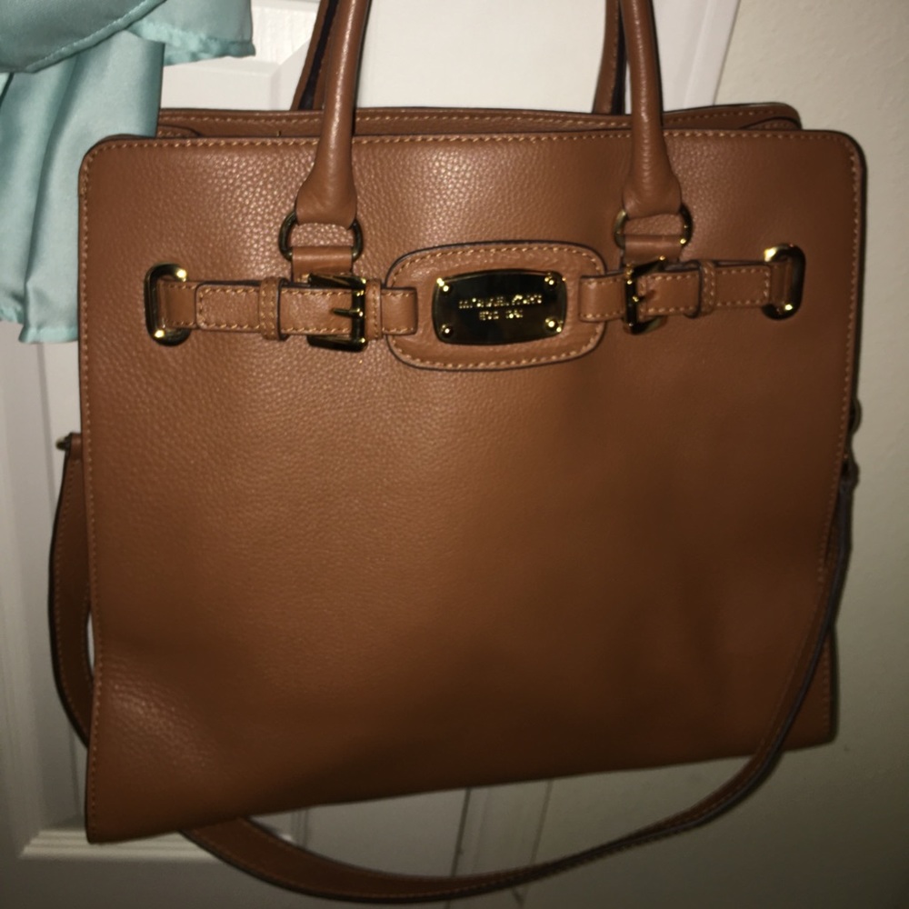 100% authentic Michael Kors Tote 100% Leather