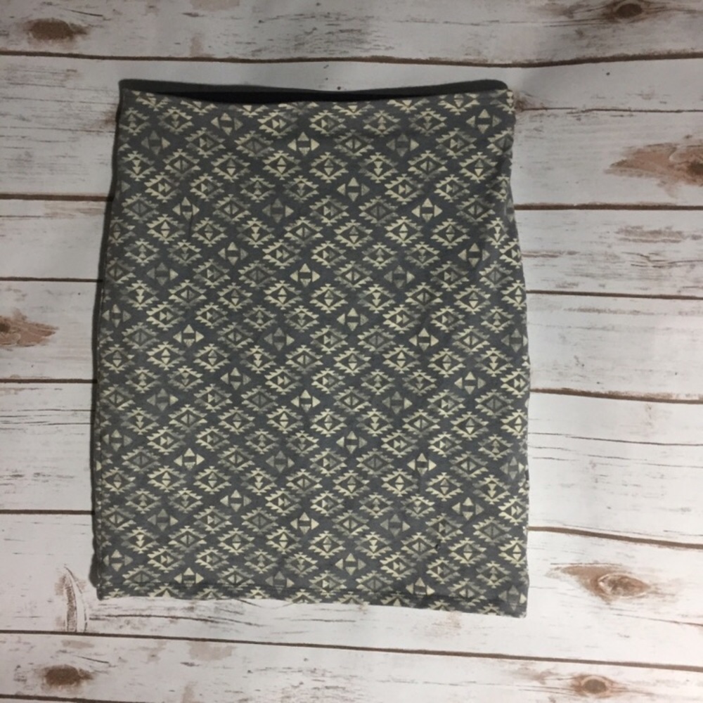 Last NWT Heather Grey Ikat print Mini Skirt