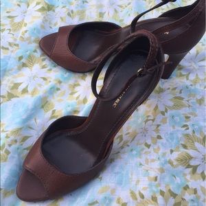 Banana Republic peep-toe heels size 8.5