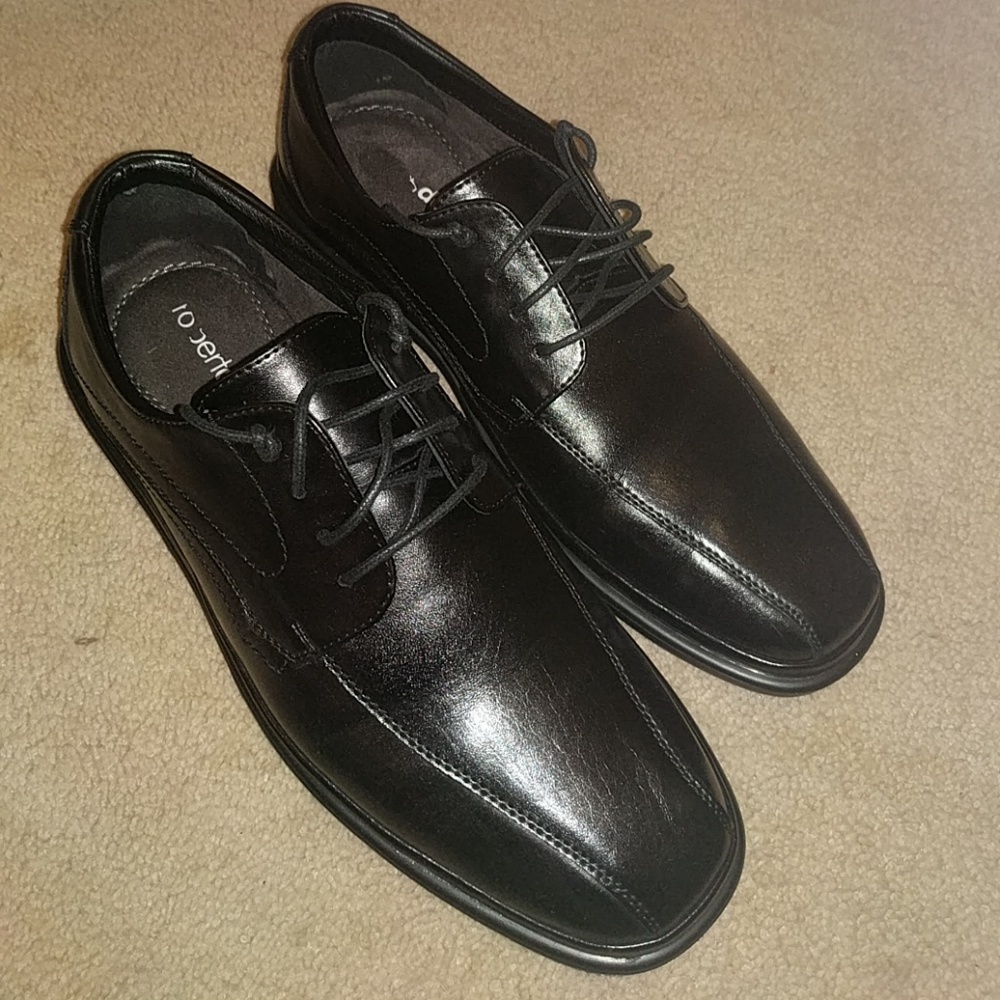 Used once mens dress shoes