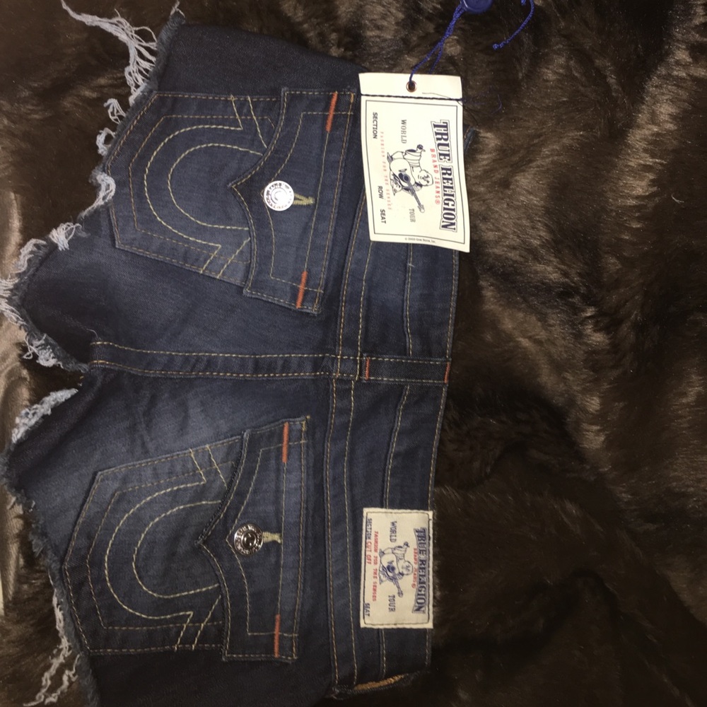 100% authentic true religion shorts. Size 26.